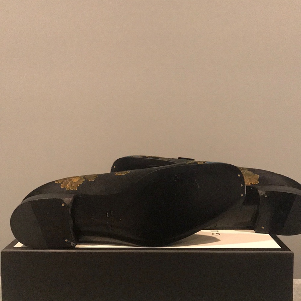 Gucci Floral Jacquard Loafer - Picture 5 of 8